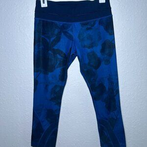Lululemon Wunder Under Crop Jumbo Inky Blue Black Floral Legging Capri, Size 6